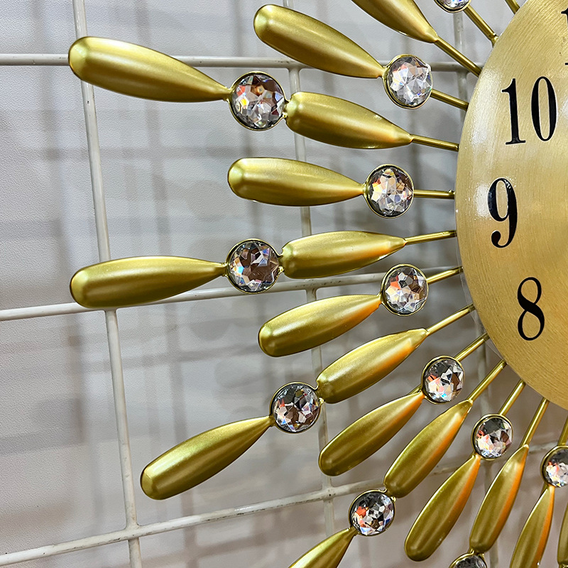 Fashionable, simple and artistic wall clocks for foreign trade, ironwork metal clocks, living room decoration wall clocks, and silent clocks for dining rooms Specification image