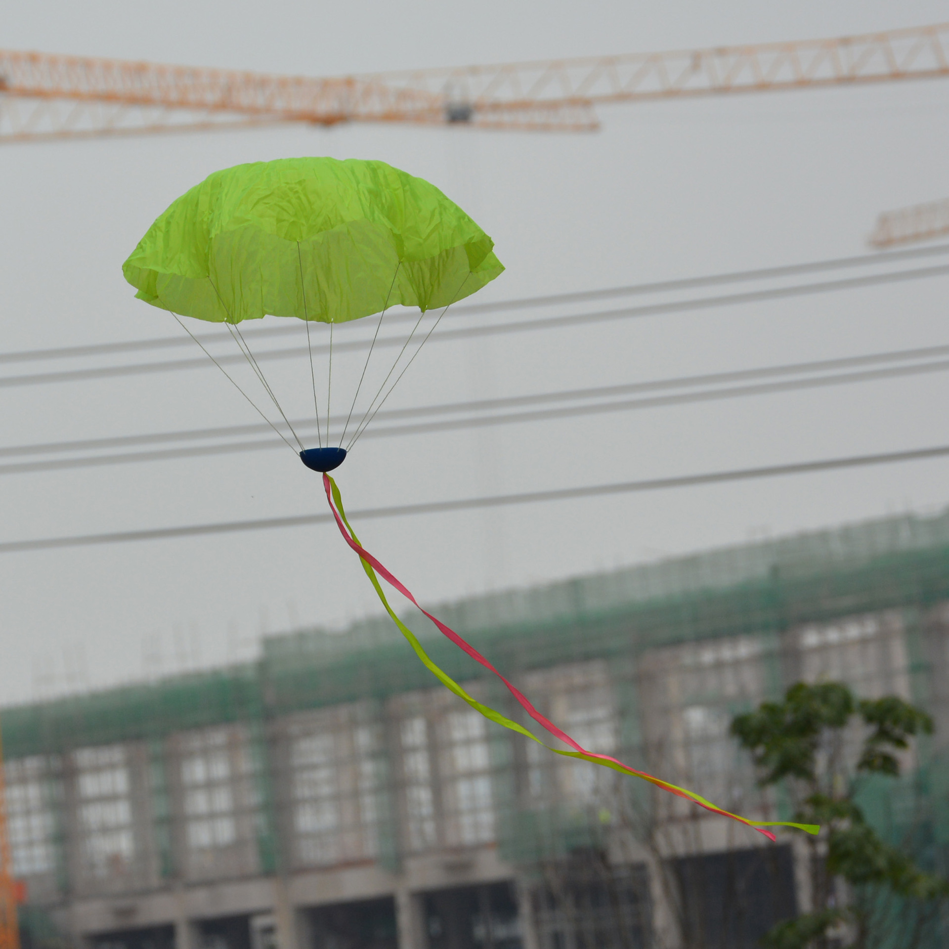 Airplane model, parent-child outdoor interactive sports toy gift, landing parachute, boy hand-thrown parachute, model aircraft Specification image