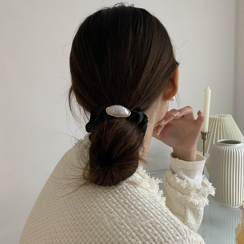 High-end and illusory pink and purple! Korean-style textured hair band headwear, high-elastic hair tie headwear, back of the head updo hair tie for women details Picture