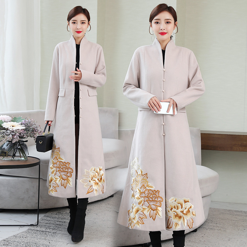 Chinese-style Tang suit coat, winter Chinese retro woolen overcoat, long, heavy industry embroidered ethnic style women's clothing details Picture