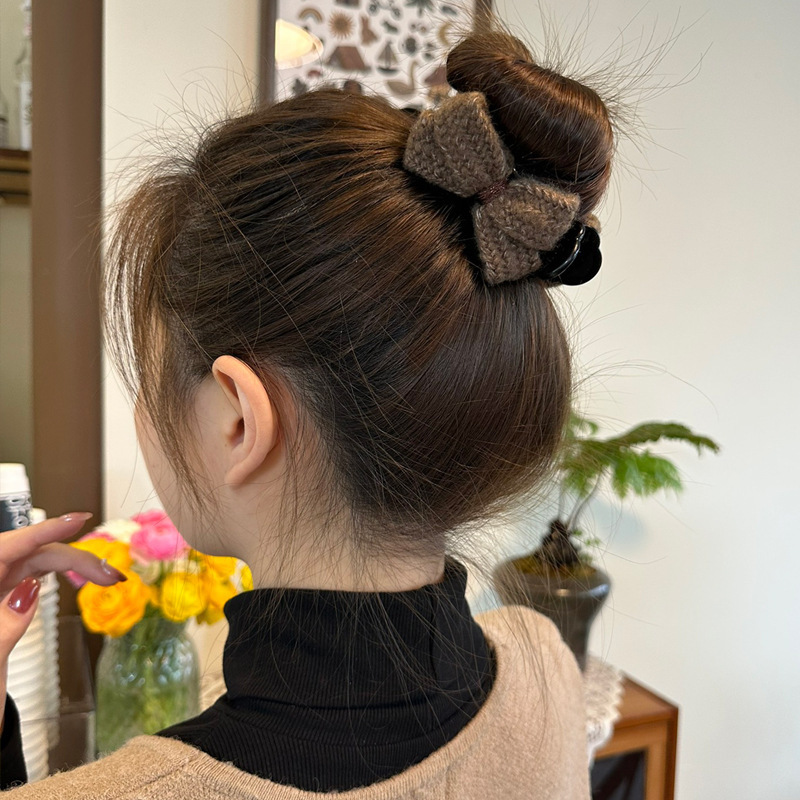 Elegant woolen bow headpiece, hairpin, cute and elegant at the back of the female head, bun hairstyle, claw clip, high-end feel, hairpin, winter Specification image
