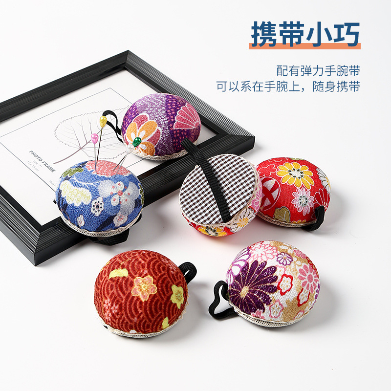 Zefeng Wrist Pin Pack Diy Hand Cross Stitch Needle Storage Tools Ball Cloth Pin Pad Wholesale Application Scenario