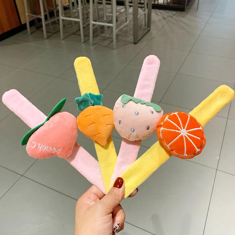 儿童手饰实物图