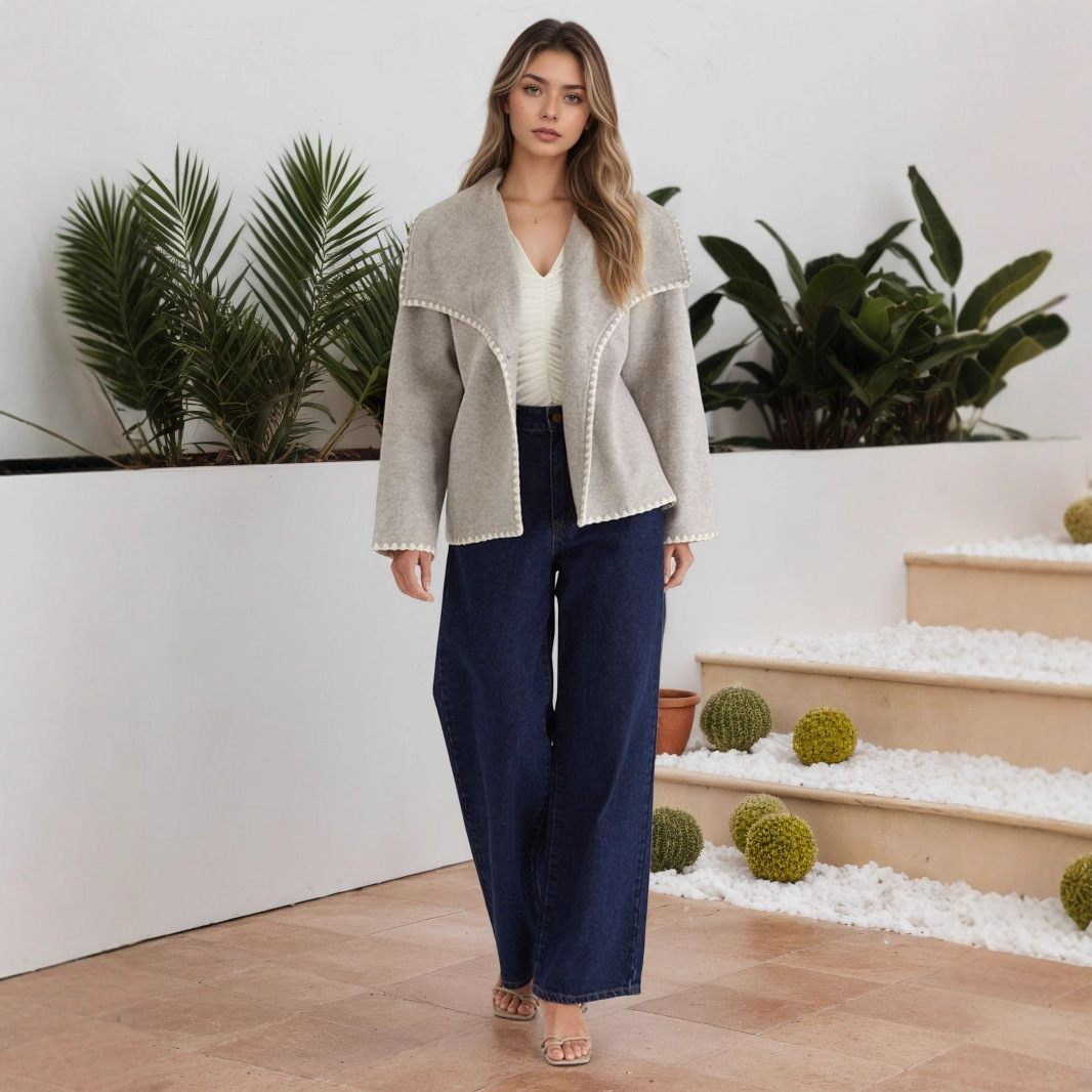 The new women's collection for the autumn and winter of 2025 features a stylish and warm large-collar long-sleeved short-sleeved cardigan with a contrasting color and loose fit Specification image