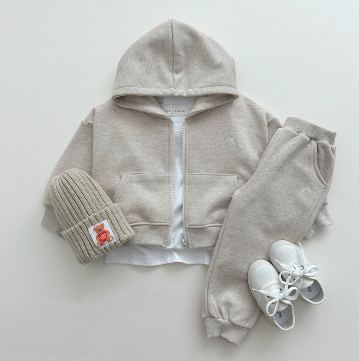 The autumn new Korean children's hoodie set features a two-piece set of zipper cardigans, hoodies and long pants for both boys and girls Application Scenario