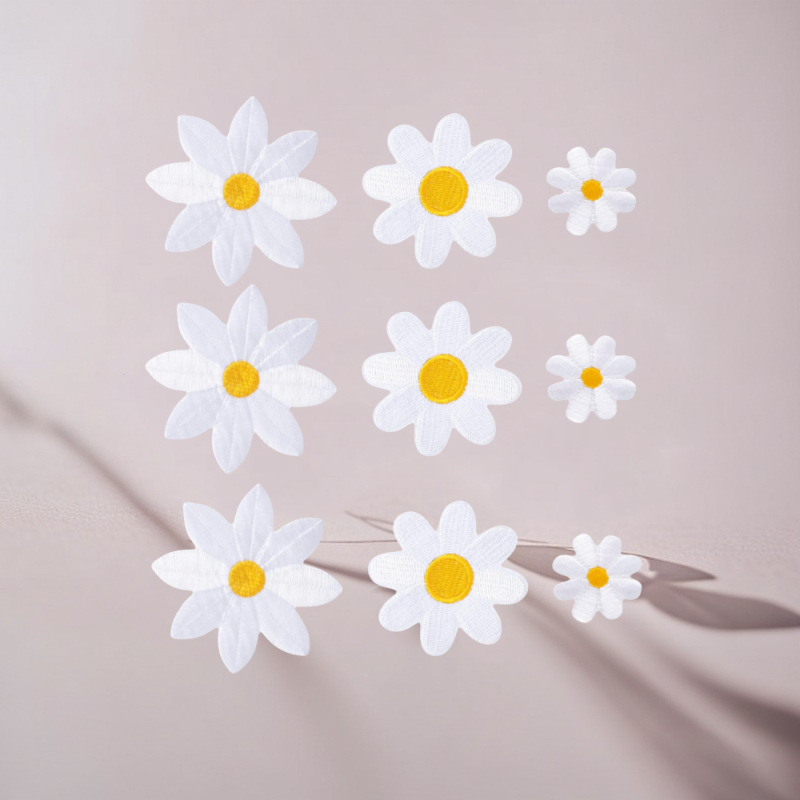 志诺跨境现货小菊花电脑绣花章布贴时尚服装刺绣贴装饰背胶补丁贴