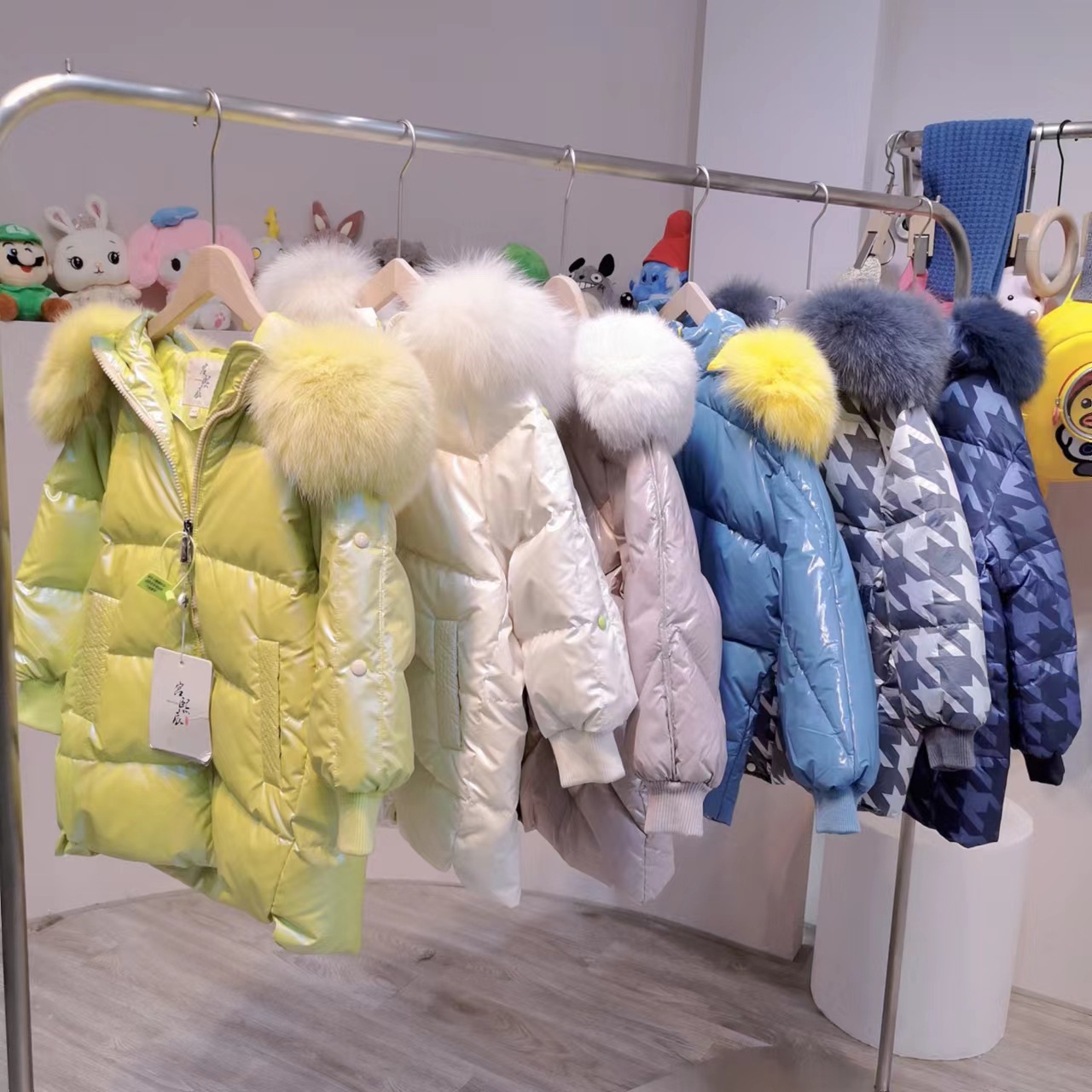 巴拉巴拉品牌产品图
