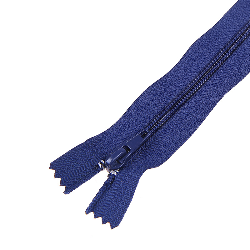 Factory Direct Wholesale No. 3 Nylon Zipper Color Clothing Bags Zipper Head Wholesale Can Be Customized Application Scenario