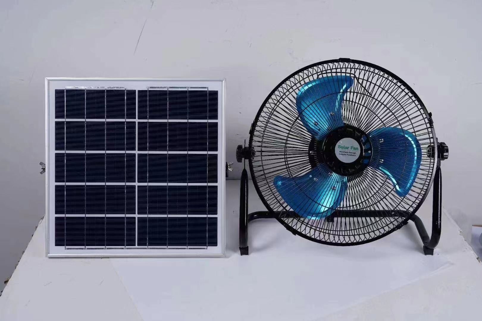 新款太阳能趴地风扇多功能家用风扇工地便携式12寸风扇跨境直供