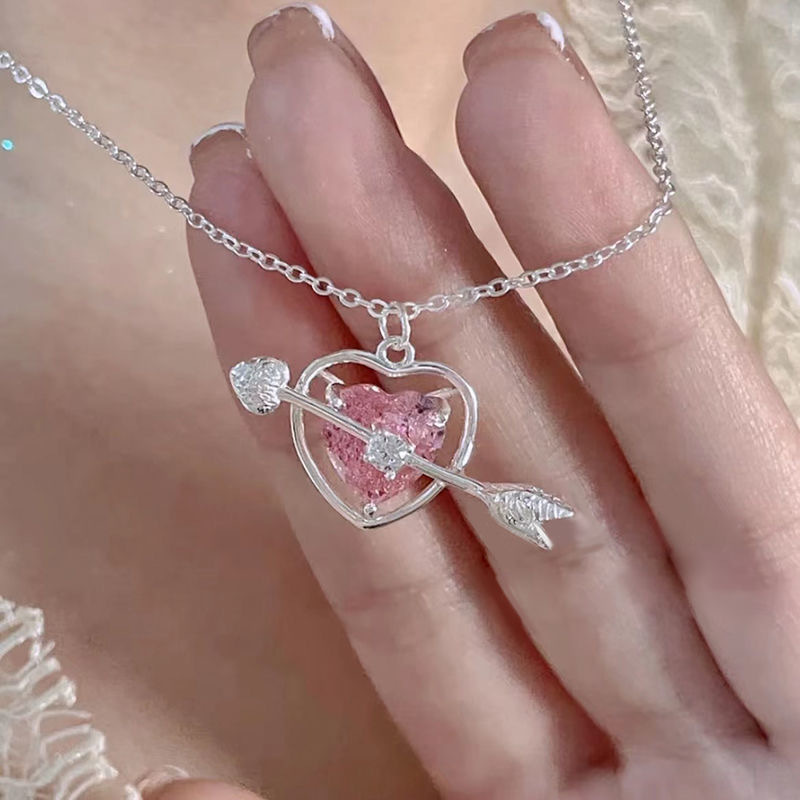 【 Heartwarming Collection 】 Butterfly Necklace, a trendy and niche design for women on Instagram, exudes a sense of high-end luxury and individuality, with a collarbone neck Specification image