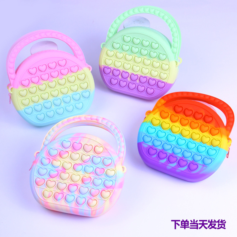 Cross-border best-selling rat extermination pioneer silicone handbag, large, cute and versatile, children's educational and stress-relieving loose change crossbody bag Application Scenario