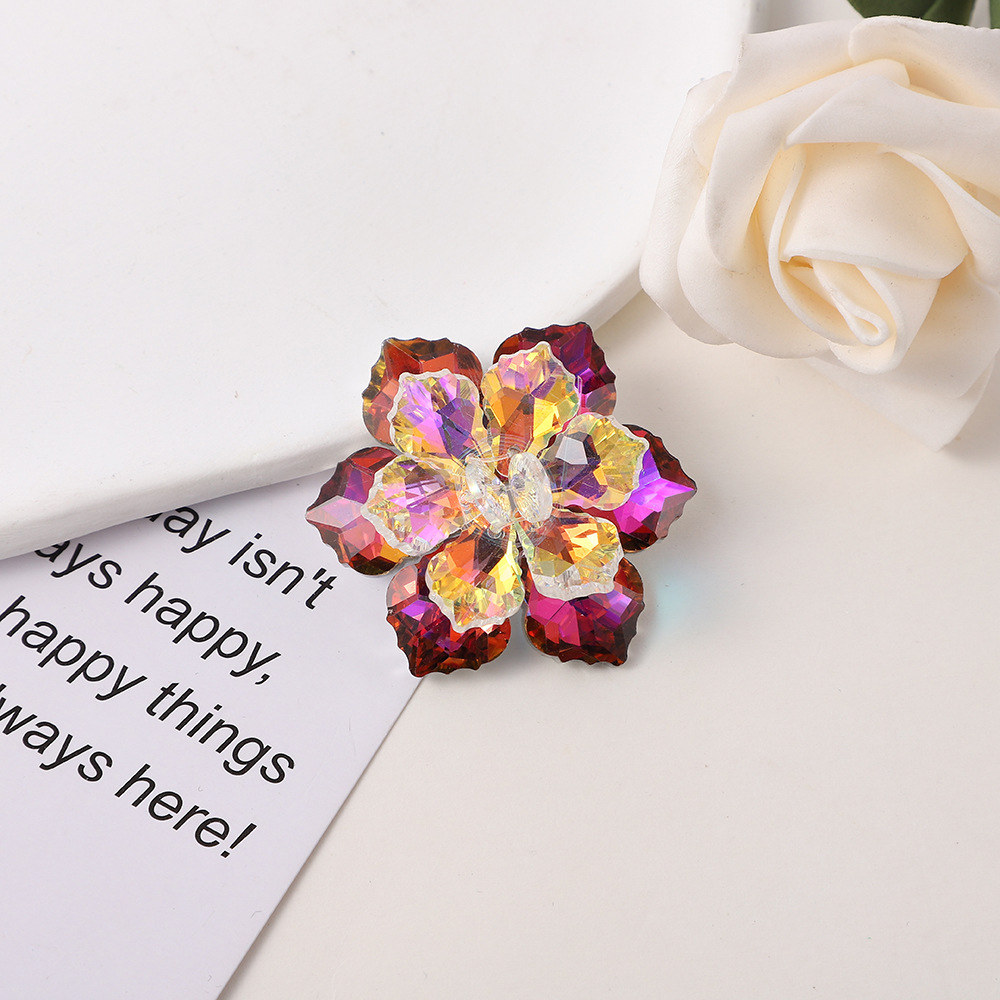 Zhan Yi Xing Yao Fang's new crystal brooch pins, DIY jewelry accessories, phone cases, pendants, hair clips, hair ornaments, sequins and accessories Specification image