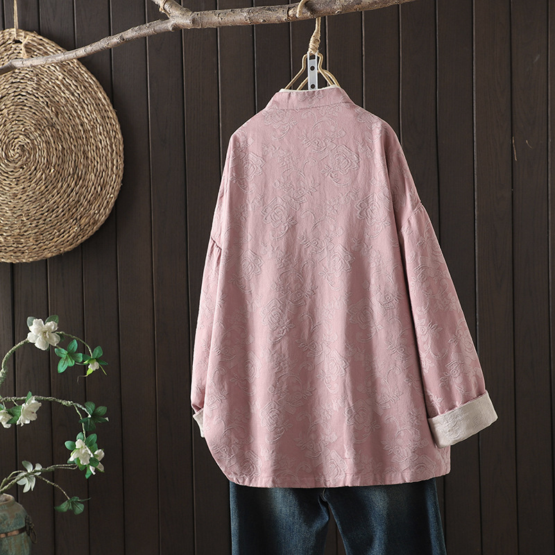A Chinese-style cotton and linen button-up top for women, featuring a retro and artistic Chinese style with a front-opening, button-up, stand-up collar and long-sleeved cotton and linen shirt coat Application Scenario