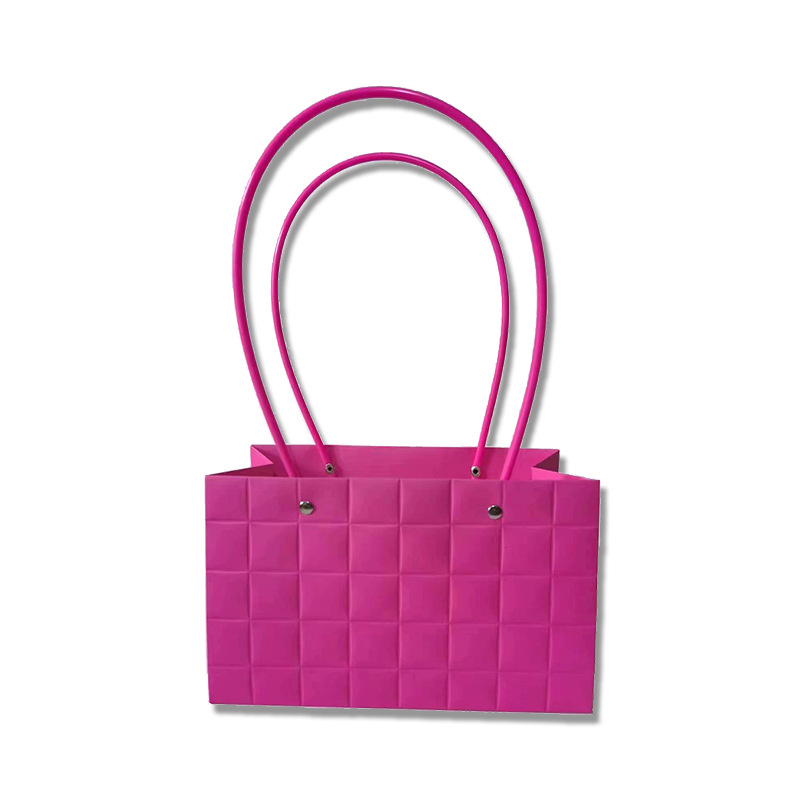 Wholesale of in-stock leather tube embossed wedding flower arrangement handbags, kraft paper flower bags, trapezoidal waterproof flower basket bags from the manufacturer Specification drawing