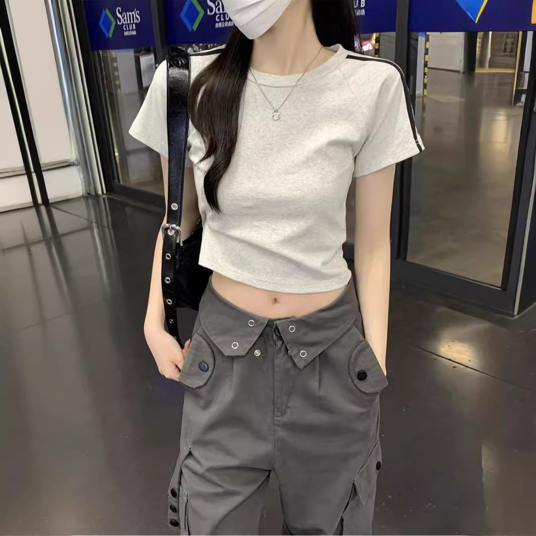 女式T恤实物图