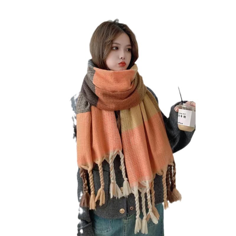 وشاح مربّع بمربعات جديدة من خريف وشتاء ٢٠٢٤ Item Picture