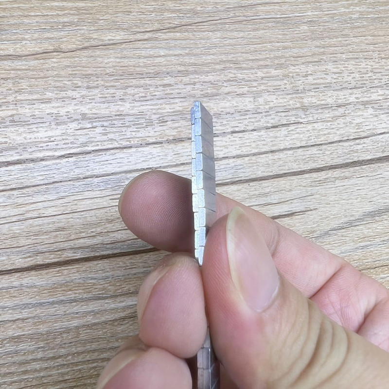 强磁磁铁9.8*1.3*3.5毫米 长方形钕铁硼强磁铁强磁磁铁磁钢永磁铁