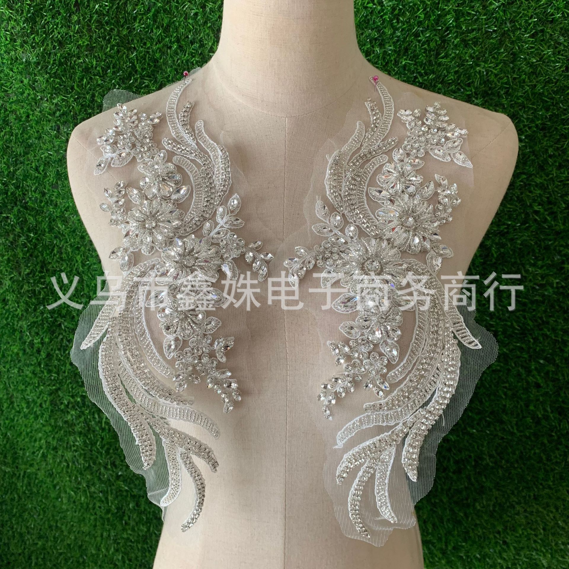 Wholesale beaded crystal dresses, corsets, water diamonds, phoenix tail decals Specification image