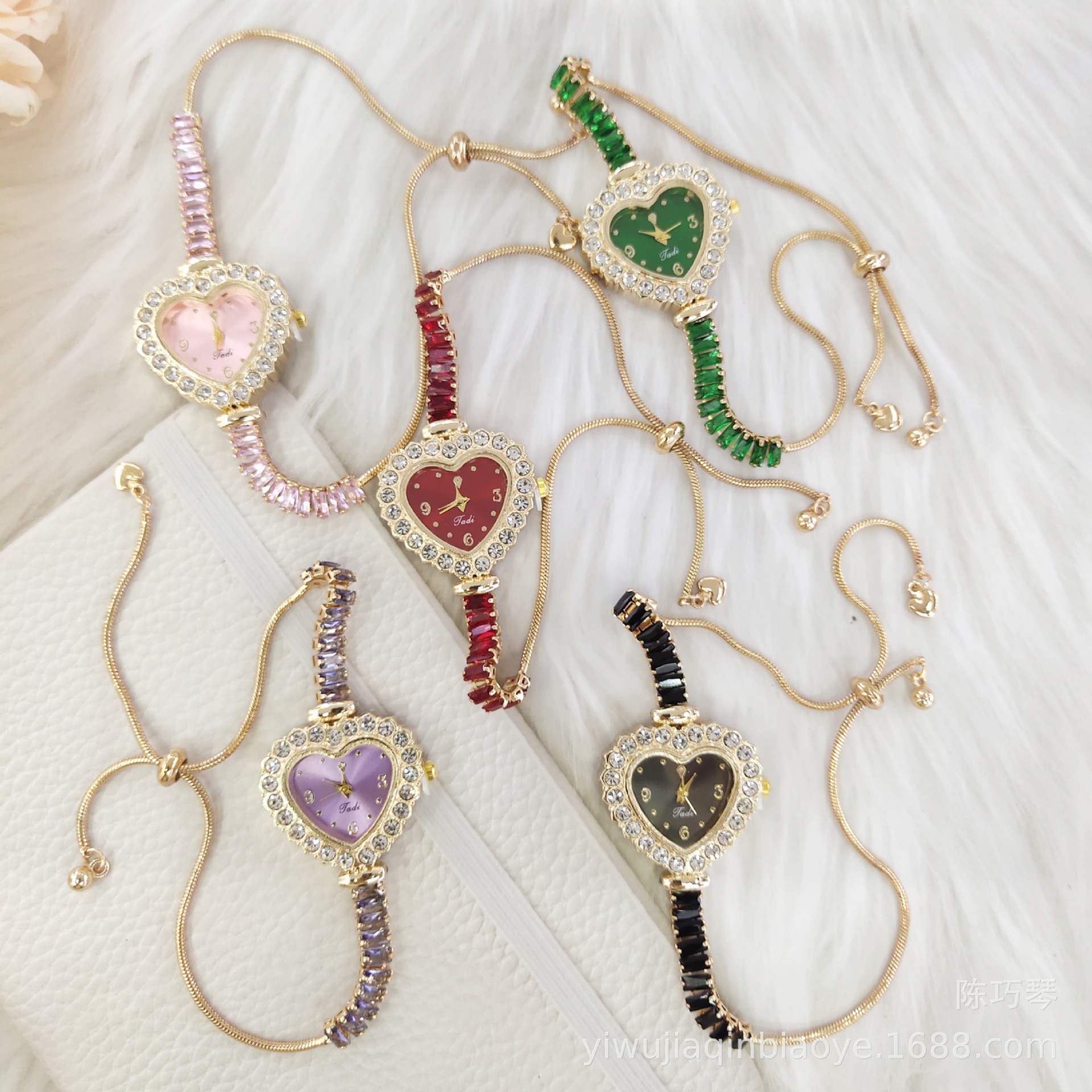 Ladies' pull-out bracelet watch, cross-border heart-shaped Korean version fashionable diamond-encrusted digital watch accessory Specification image