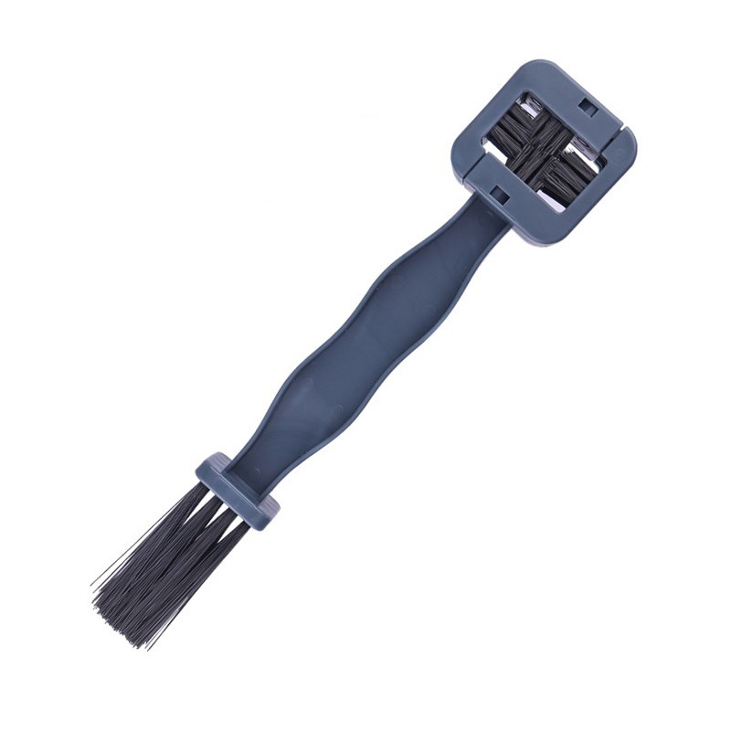 Motorcycle and bicycle chain brush, bicycle chainring cleaning brush, four-sided fully enclosed bristle cleaning tool Application Scenario