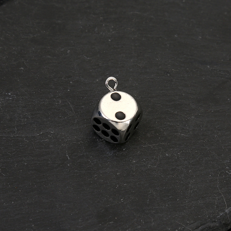 Cross-border simple dice pendant, DIY keychain pendant, stud pendant, zinc alloy colored bracelet, necklace material details Picture
