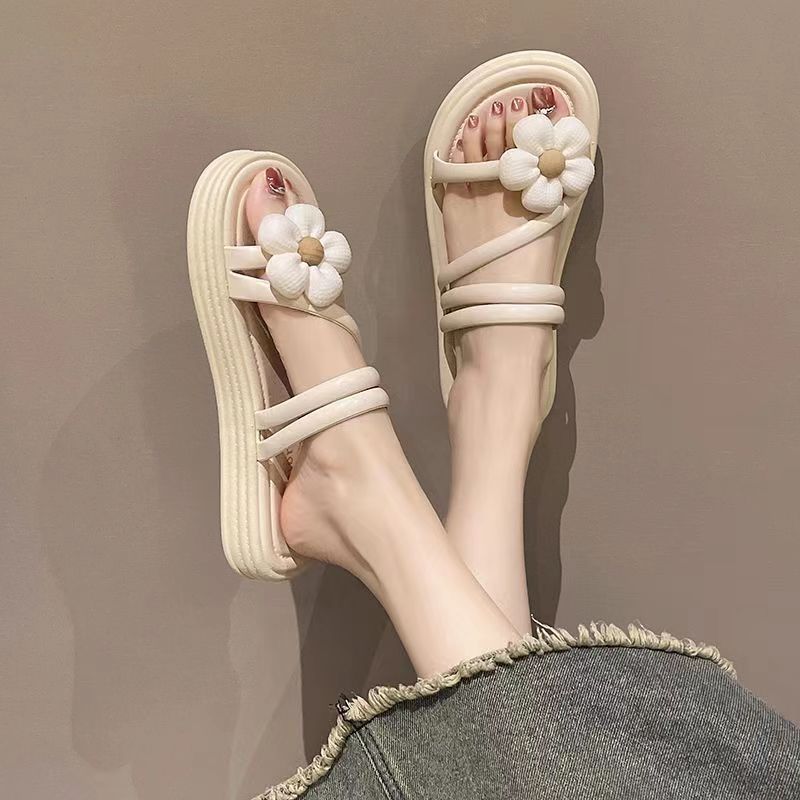Flat Slippers Female Wearing Fairy Slippers Outside Wearing Net Red Shoes Female Summer Explosion Soft Sole Super Soft Small Fragrance Application Scenario