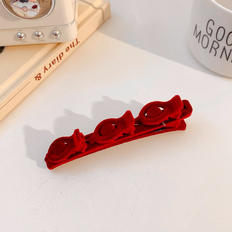 Wholesale flocked braided hair clips, side clips, high-end headwear, seamless clips, forehead bangs clips, hair accessories for women pic 4