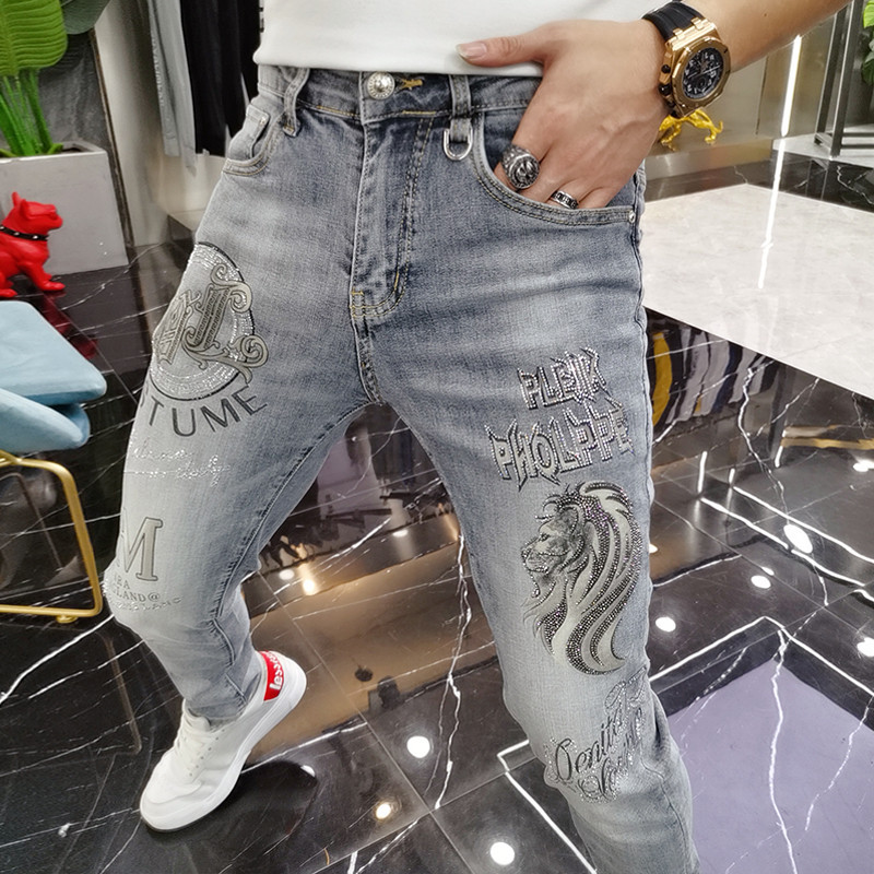 Spring and Summer European Station stretch jeans for men, a trendy brand with heavy heat, rhinestones and prints, stylish, casual and slimming skinny jeans Application Scenario