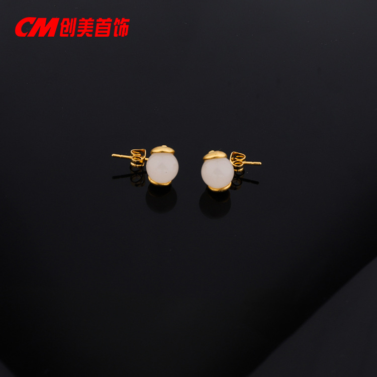 Chuangmei Jewelry's retro heart-shaped stud earrings, set with colorful artificial gemstones, are a rare and high-end accessory wholesale details Picture