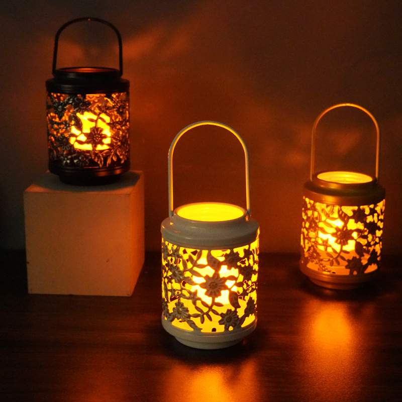 Factory direct sales of retro ironwork hollowed-out candlesticks, candle holders, Moroccan decorative lanterns, festive atmosphere ornaments details Picture
