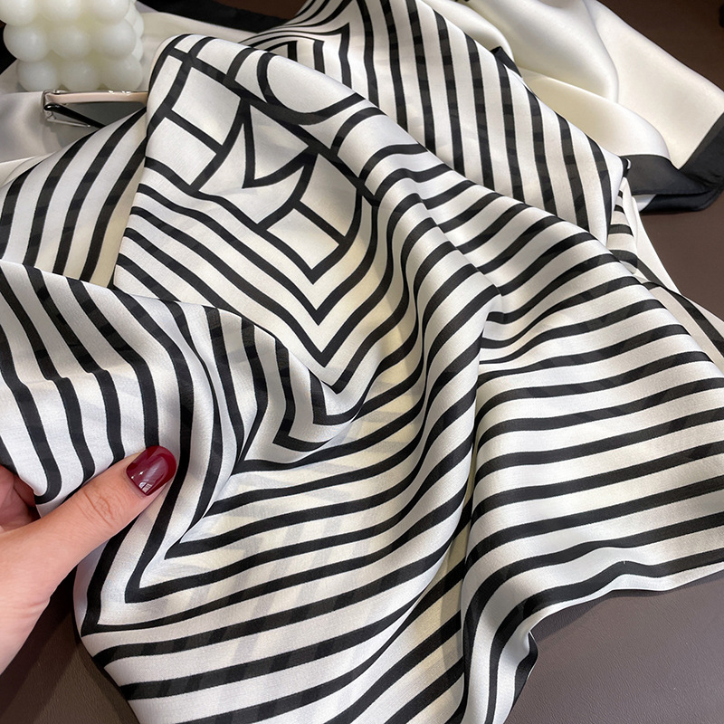 时尚轻奢90cm仿真丝丝巾日韩简约条纹大方巾ins风多功能披肩围巾