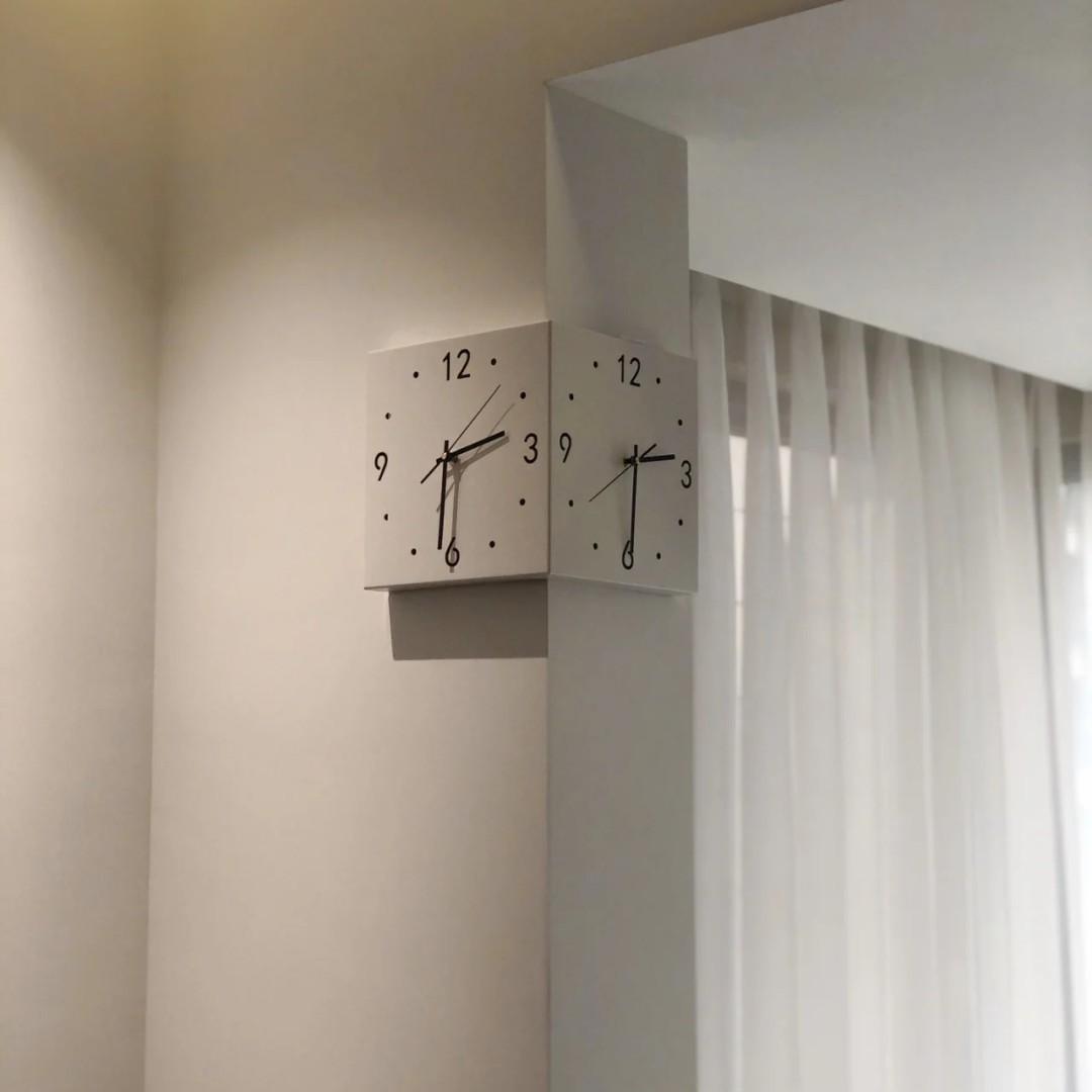 Ins-style corner clock wall clock, creative, simple and modern living room wall clock, no need for drilling, fashionable square clock, corner wall clock Item Picture