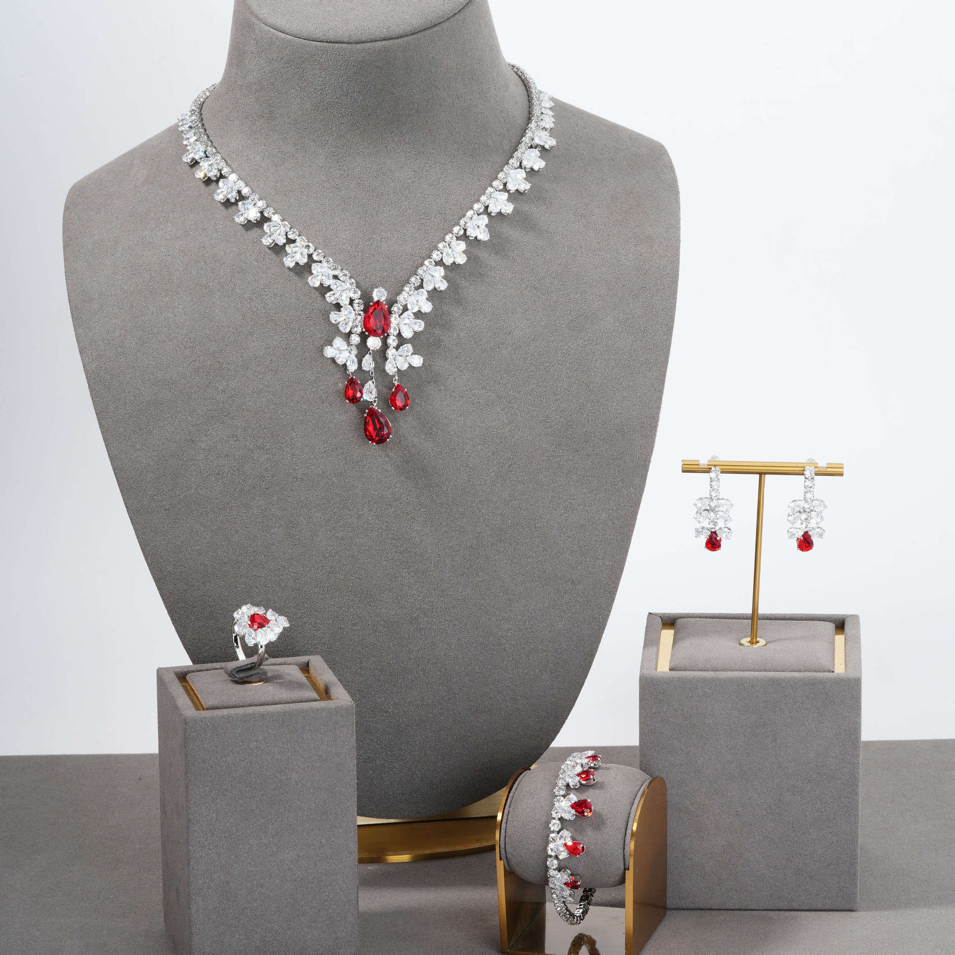 Kashi Accessories' cross-border new water drop geometric Zircon patchwork exquisite necklace, bracelet, stud ring gift set Specification image