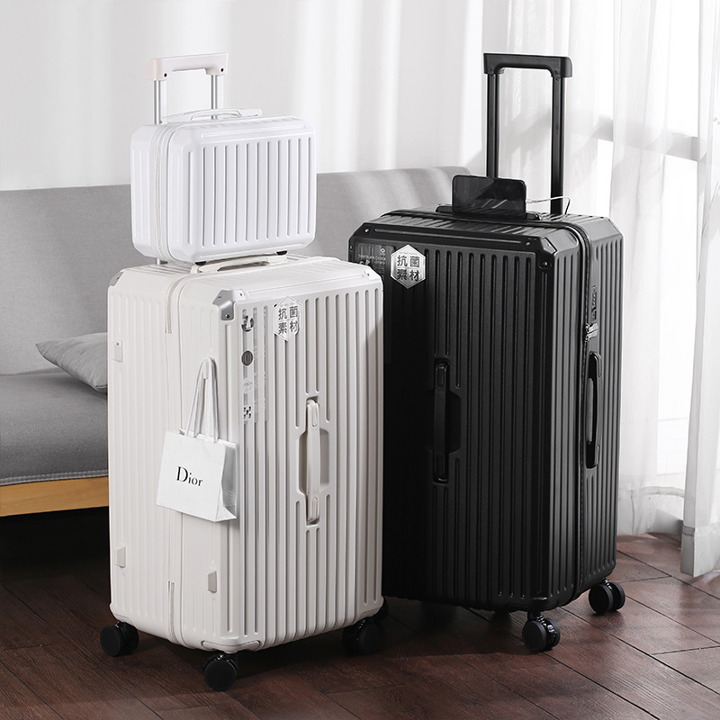 Luggage: 28-inch large-capacity, 30-inch multi-functional mother and child suitcase with swivel wheels, thickened travel case, 14-inch cosmetic case Application Scenario