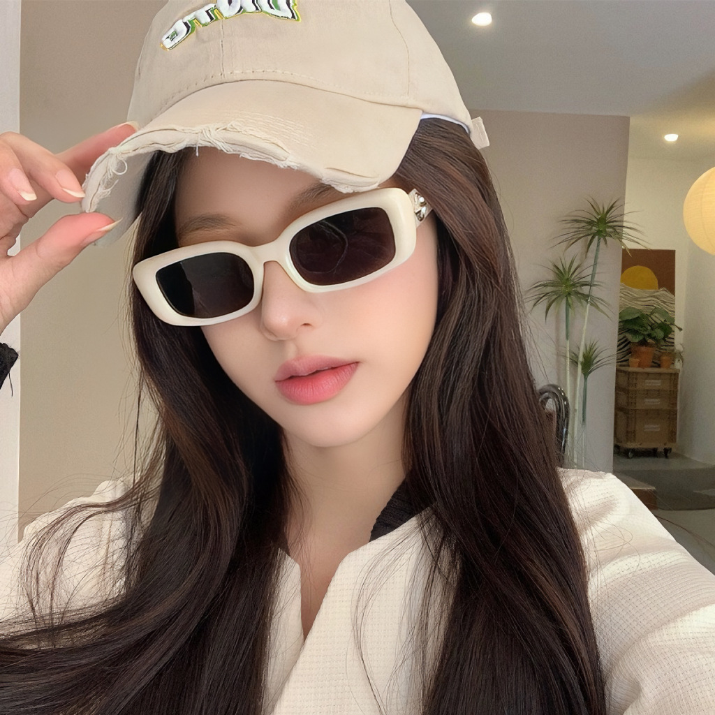 New European and American retro sun protection and UV-blocking sunglasses, women's fashionable and versatile sunglasses, men's Internet celebrity and hot girl street style Application Scenario