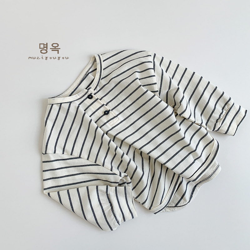 Simple and versatile striped T-shirt for 2024 autumn, Japanese-style top for boys and Korean-style long-sleeved T-shirt for girls and babies, trendy