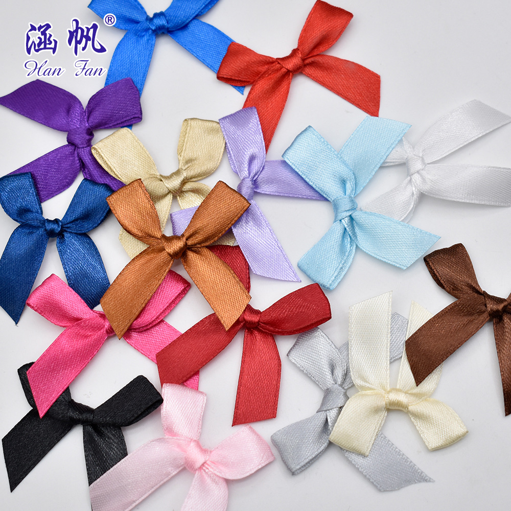 Professional hand-knitted satin ribbon bows, handcrafted bows, and butterfly flowers. Samples are available for diy handcrafted gift boxes and flower knots