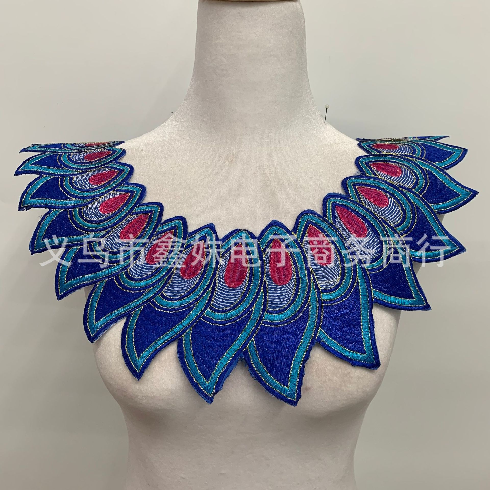 Factory direct sales for foreign trade, specializing in large-sized collared stage costumes, opera and animation accessories Item Picture