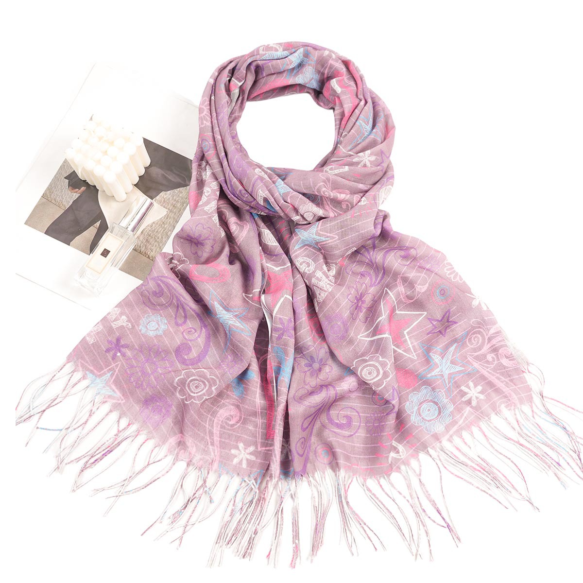 Manufacturers Direct Sales Of A Variety Of Patterns Printed Tassel Scarf Shawl Dual-Use Tourism Vacation Leisure Wholesale Application Scenario
