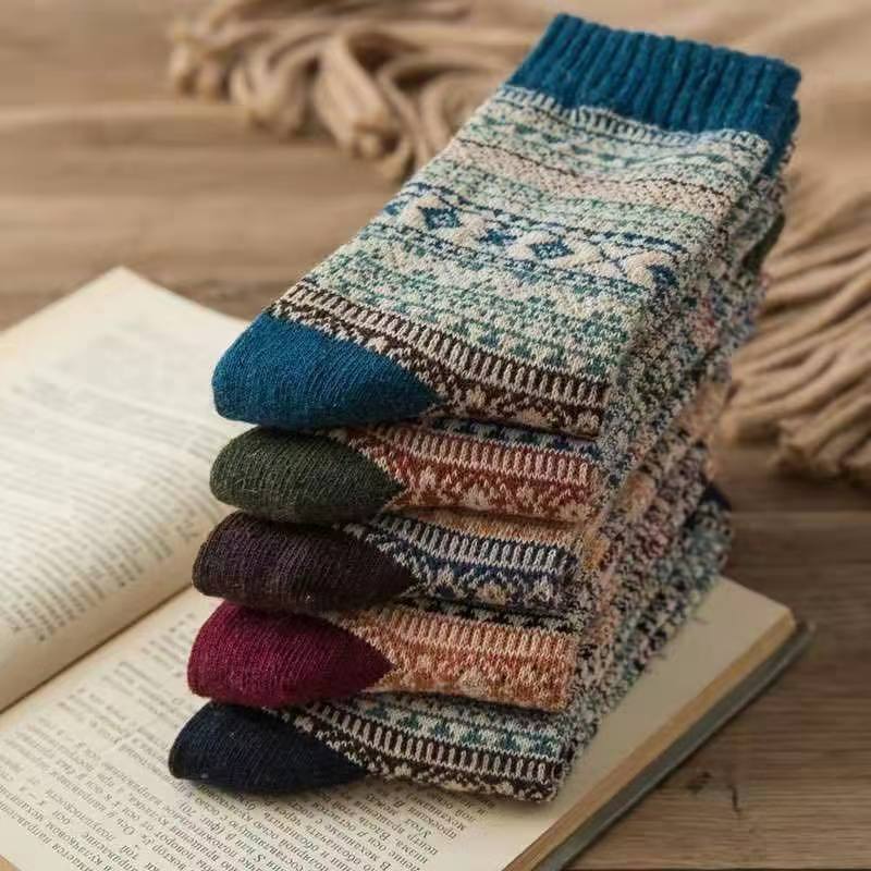 Cross-border socks from sock stalls, new men's autumn and winter cotton socks, thickened warm men's socks, retro long socks, sweat-absorbing and deodorizing mid-calf socks, cross-border consignment
