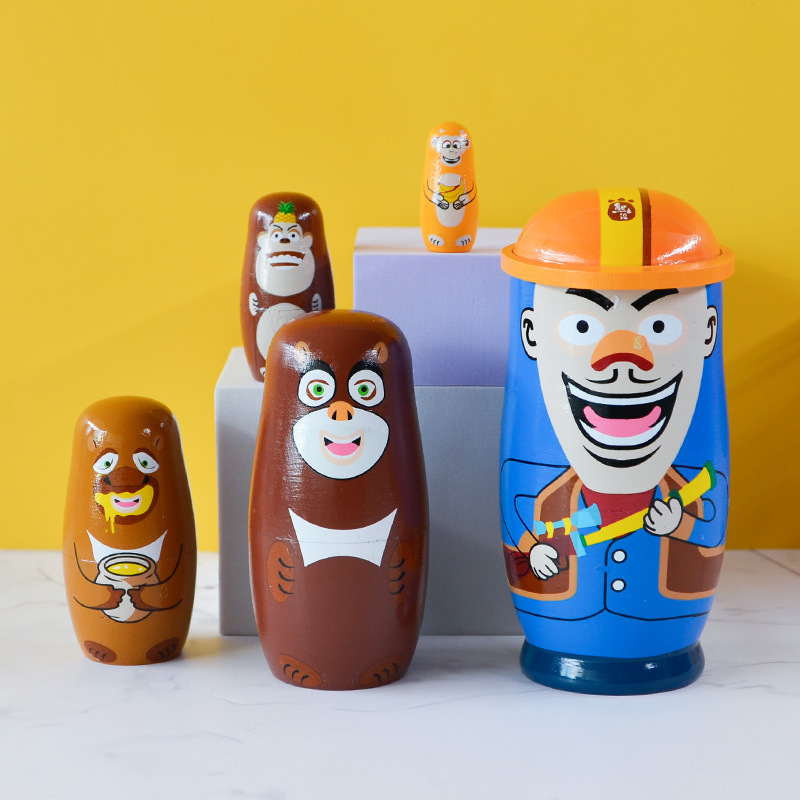 Russian Matryoshka five-layer bald Strong Matryoshka holwood ground painted decorative items painted wood handicrafts in stock details Picture