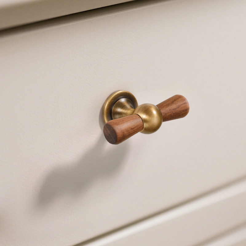 Retro walnut wood brass handles, antique copper-colored cabinet doors, cabinet drawer handles, wardrobe door small handles Item Picture