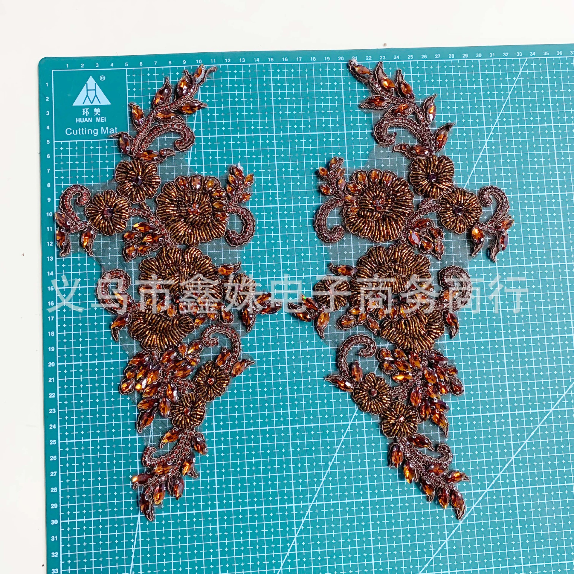 Coffee-colored heavy industry glass, hand-sewn with beaded and patterned DIY dress, skirt and clothing accessories Item Picture