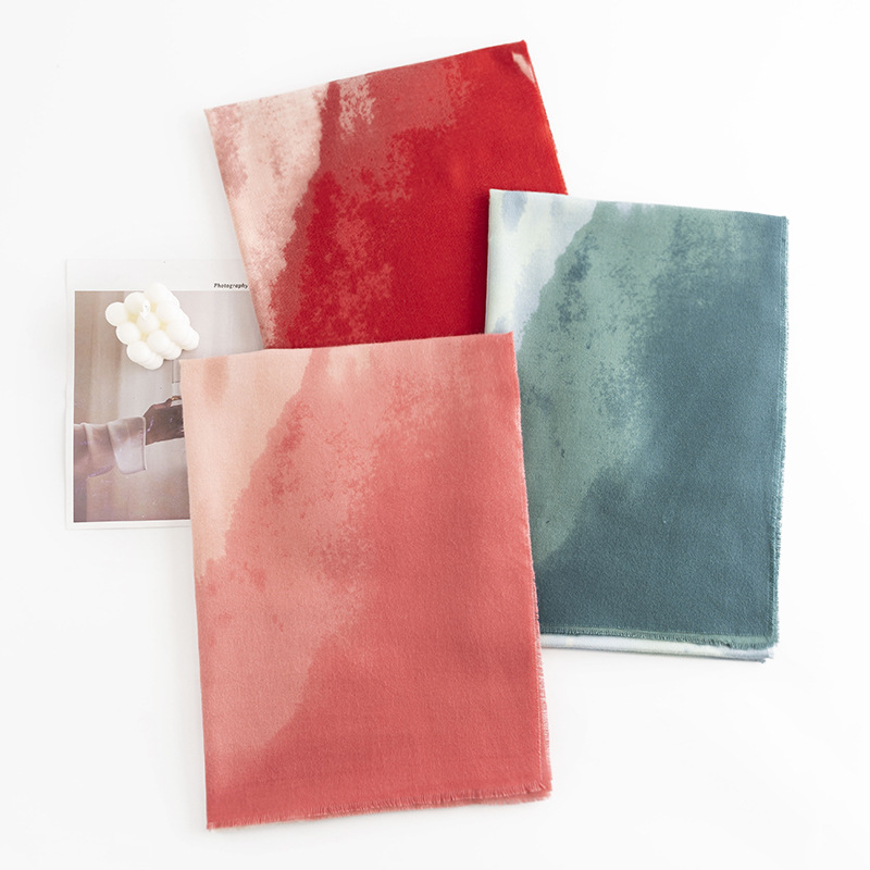Autumn/Winter 2023 New Smudgy Gradient Gradient Fashion Commuter Scarf For Women Imitation Cashmere Elegant Celebrity Style Cape Application Scenario