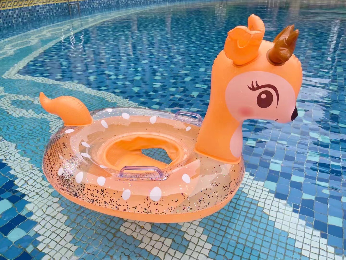 New animal-shaped swimming rings with handles, cute PVC inflatable thickened life buoys, children's swimming rings wholesale Application Scenario