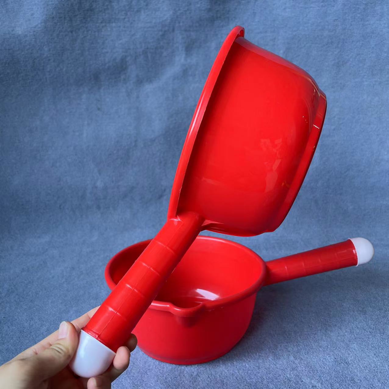 【 Office 】 Puda water ladle 160/ box Household kitchen water ladle thickened plastic 水舀子 water ladle ladle ladle shampoo ladle odorless and shock-resistant water ladle Application Scenario