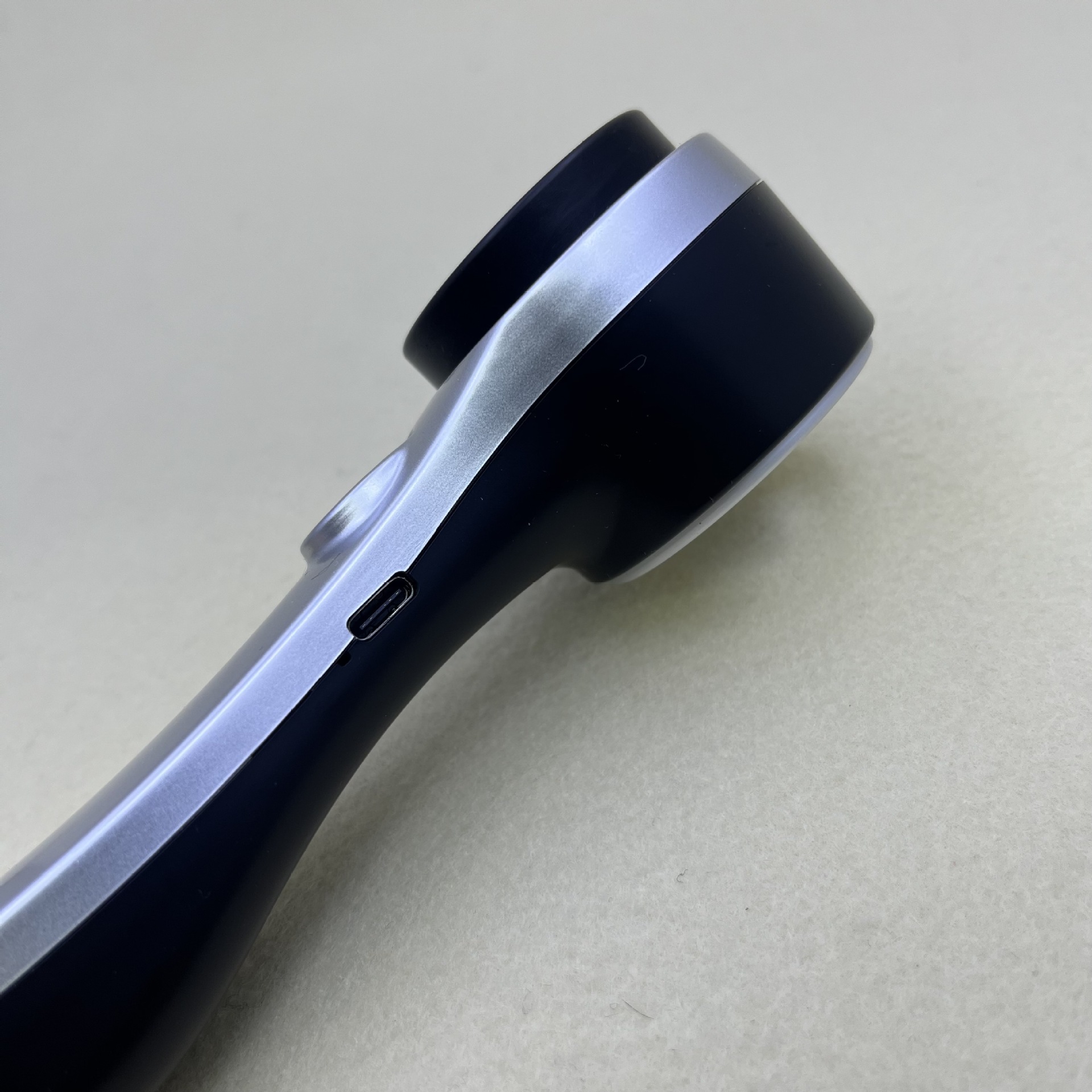 C925 alloy handheld high-magnification USB charging touch switch LED lamp UV violet light K9 optical glass magnifying glass Application Scenario