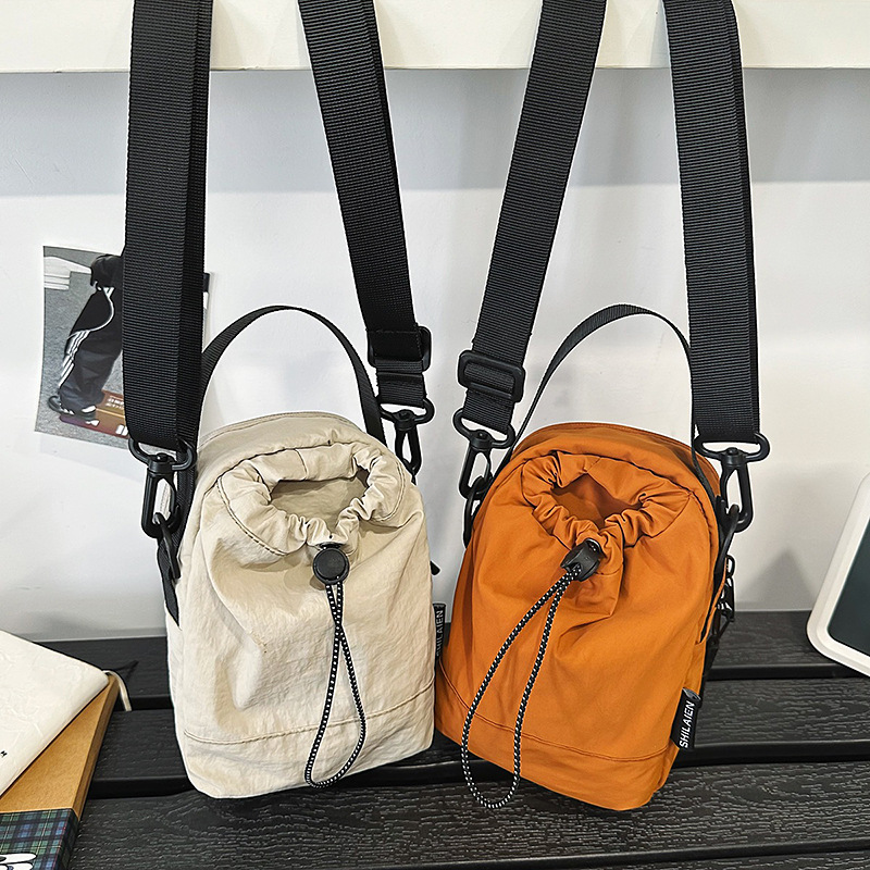 亚马逊跨境纯色水壶包男女户外休闲超轻防泼水便携小包百搭手机包