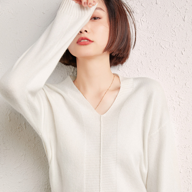 2022早秋女士羊绒衫上衣纯色秋冬季V领打底保暖针织毛衣