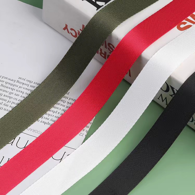 多彩仿尼龙优质织带平纹密纹适用于箱包手提袋安全背带及服装装饰